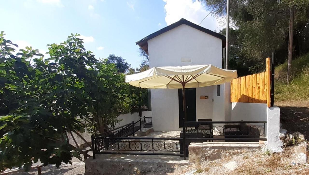 White Manolia Cottage Kato Korakiana 외부 사진