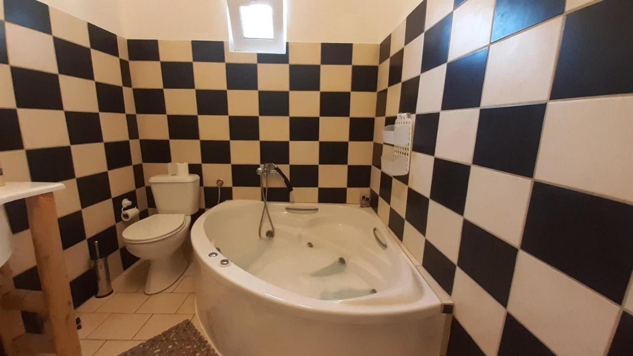 White Manolia Cottage Kato Korakiana 외부 사진